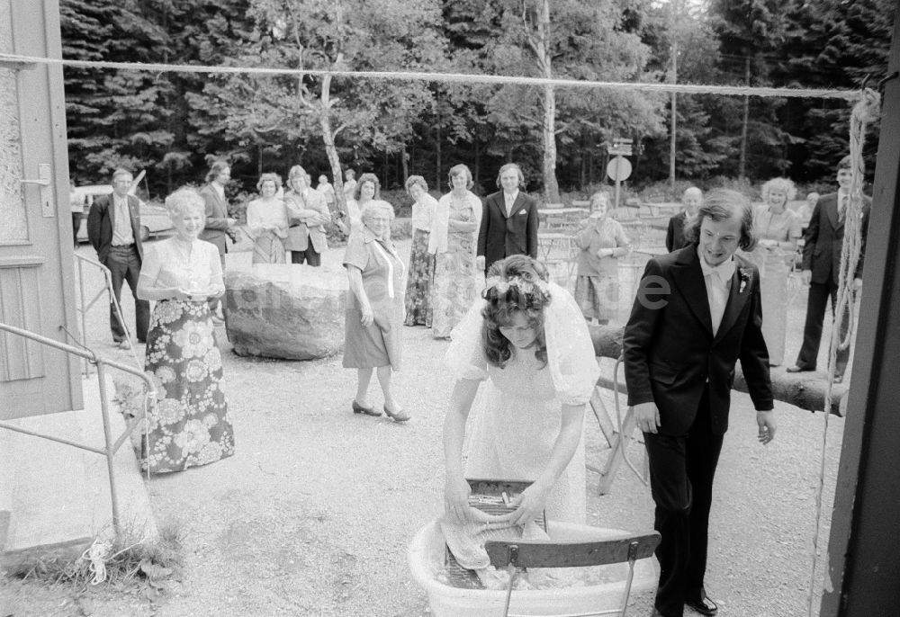 Scheibenberg: Traditionelle Hochzeit in Scheibenberg in Sachsen in der DDR