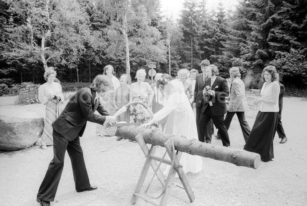 DDR-Fotoarchiv: Scheibenberg - Traditionelle Hochzeit in Scheibenberg im Bundesland Sachsen auf dem Gebiet der ehemaligen DDR, Deutsche Demokratische Republik