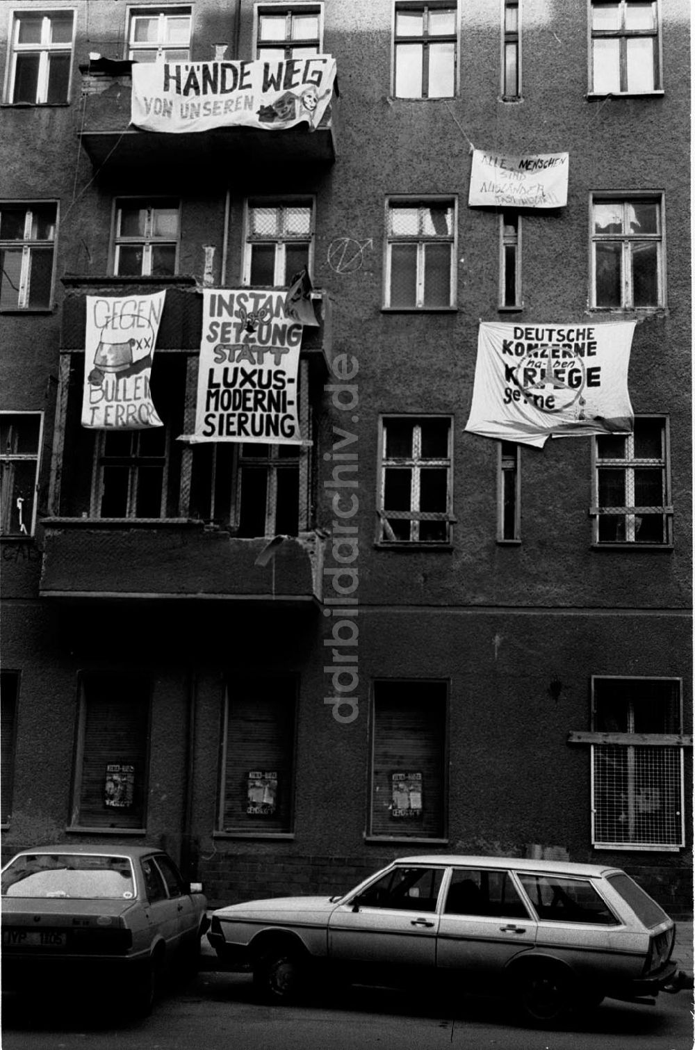 DDR-Bildarchiv: Berlin - Transparent der Hausbesetzer Liebig-Straße Foto: Winkler Umschlagsnr.: 121