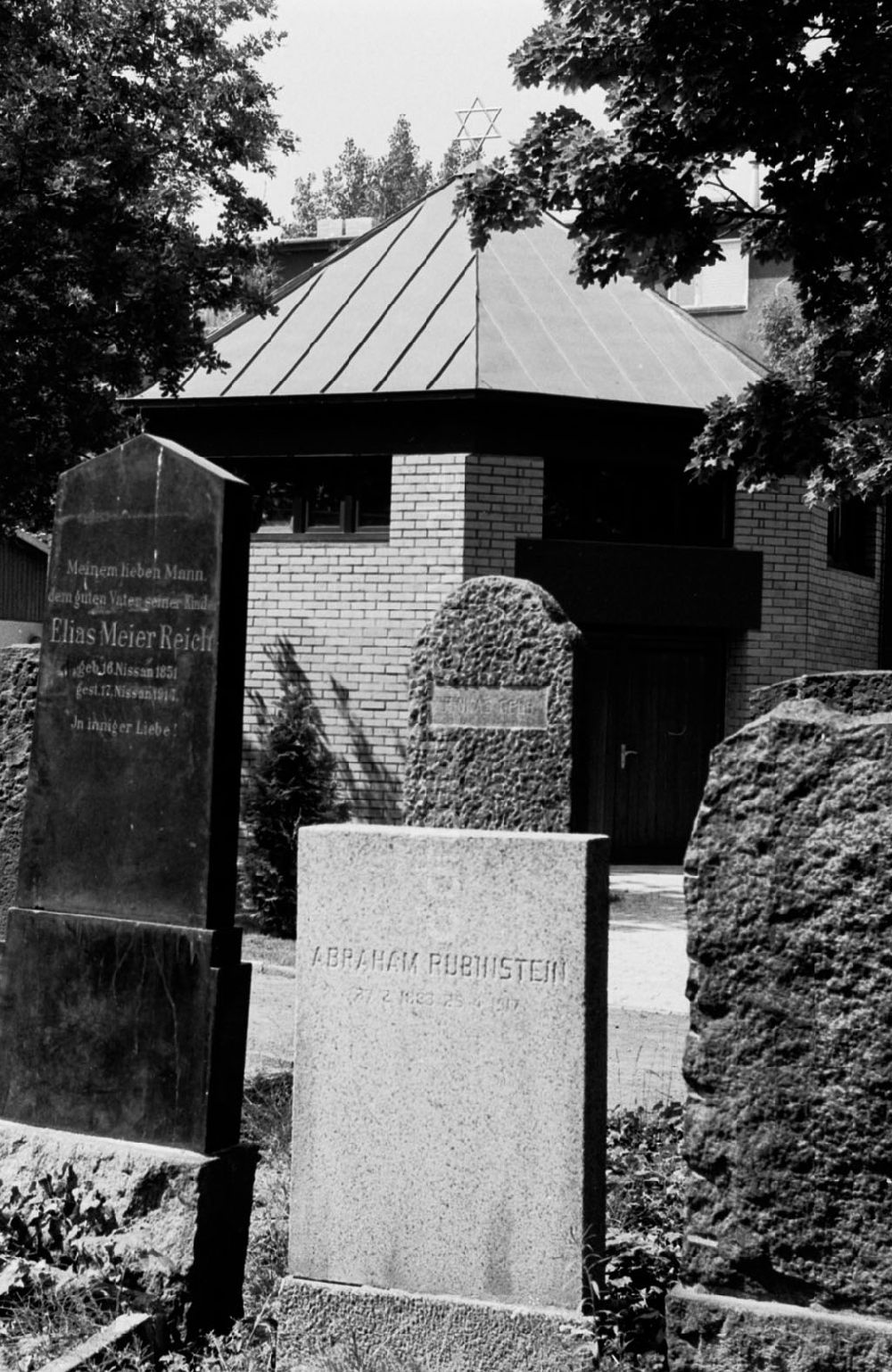 DDR-Bildarchiv: Berlin - Weißensee - Trauerhalle jüdischer Friedhof Weißensee Foto: Winkler Umschlagnummer: 568