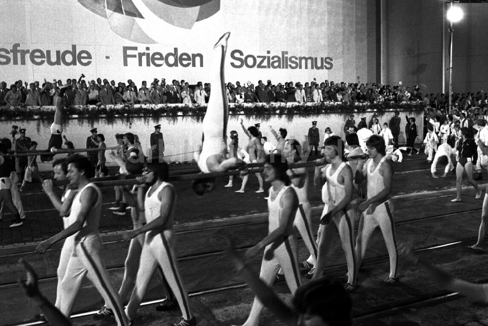 DDR-Bildarchiv: Leipzig - Turn- und Sportfest Spartakiade in Leipzig in Sachsen in der DDR