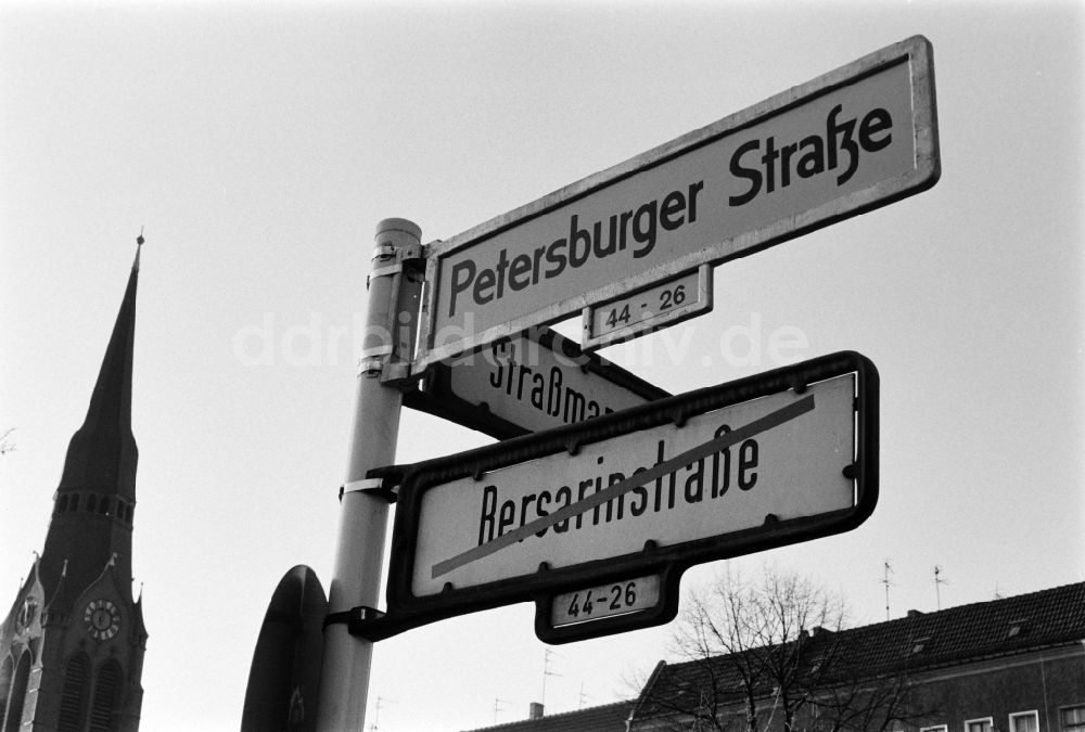 DDR-Fotoarchiv: Berlin - Umbenennung der Bersarinstraße in Berlin - Friedrichshain, der ehemaligen Hauptstadt der DDR, Deutsche Demokratische Republik