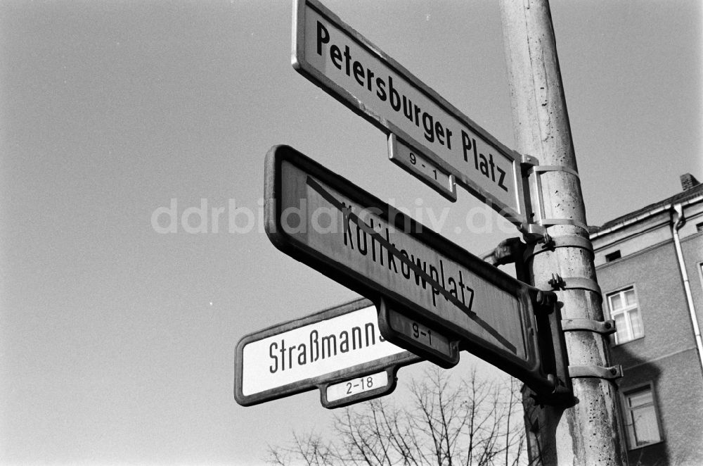 DDR-Fotoarchiv: Berlin - Umbenennung des Kotikowplatz in Berlin - Friedrichshain, der ehemaligen Hauptstadt der DDR, Deutsche Demokratische Republik