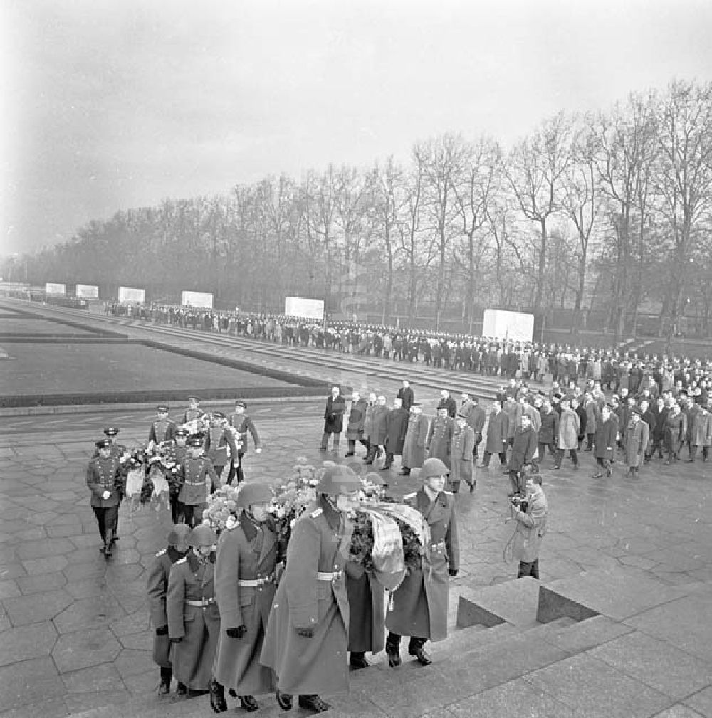 DDR-Bildarchiv: Berlin - Umschlagsnr.: 1966-63