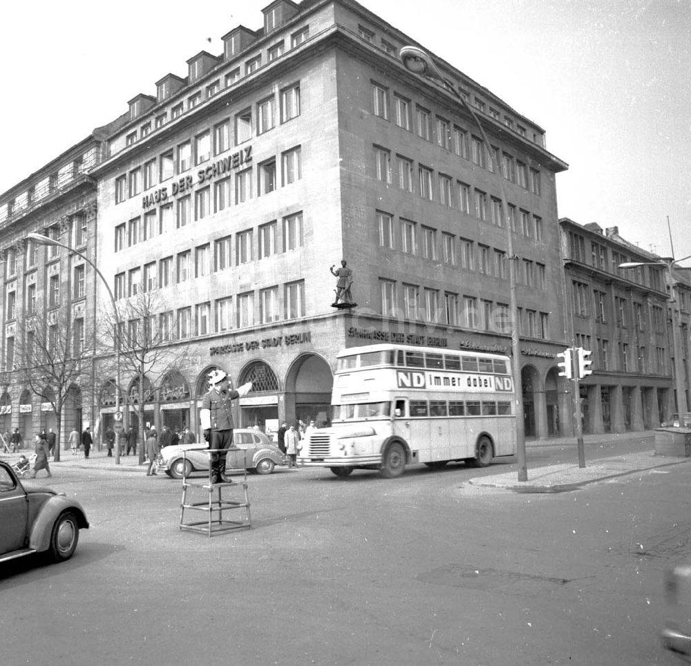 Berlin: Umschlagsnr.: 1966-110