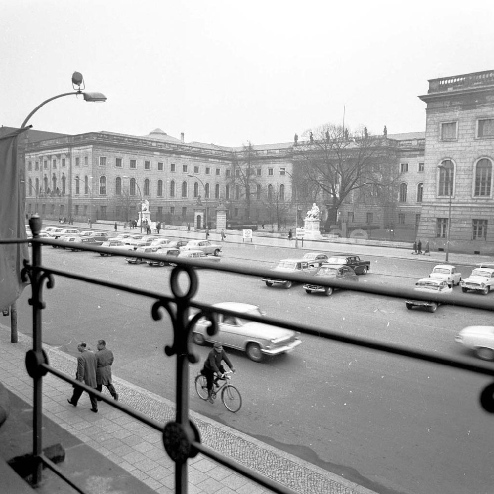 DDR-Fotoarchiv: Berlin - Umschlagsnr.: 1966-136