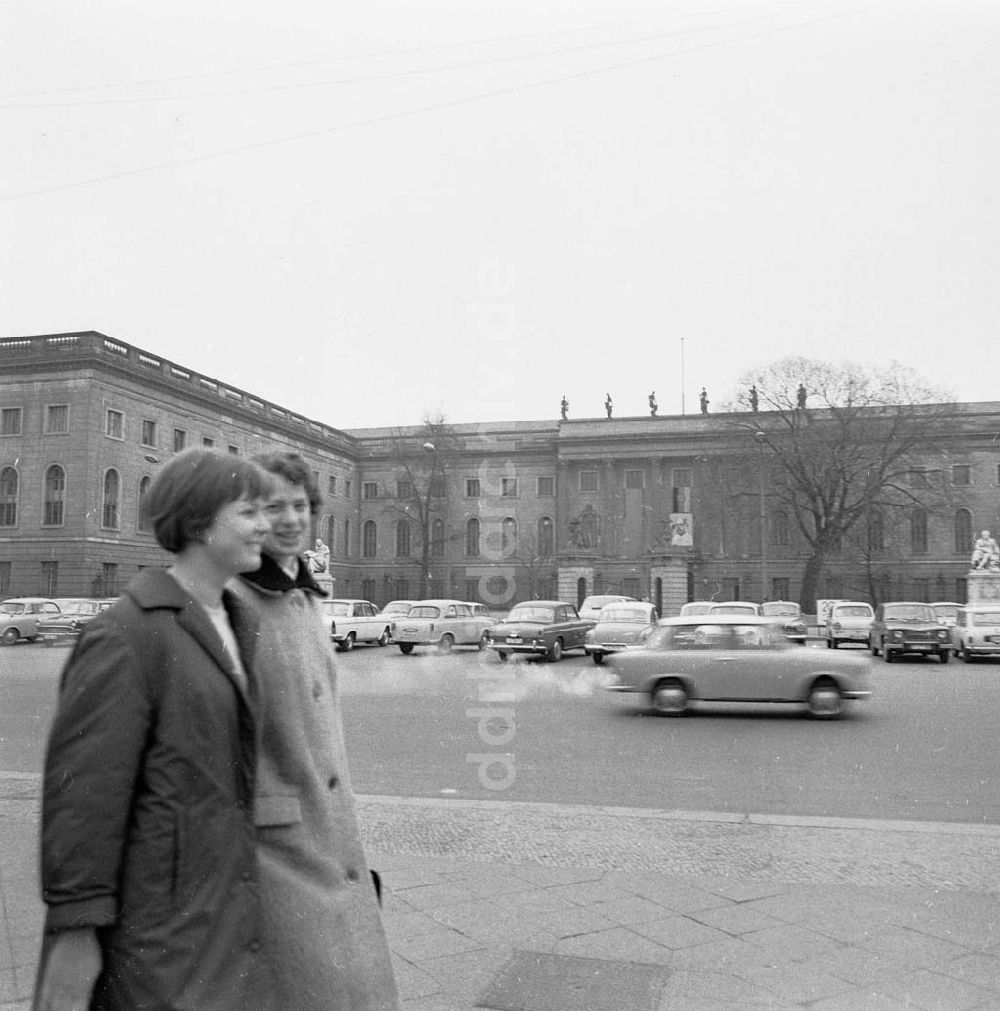 Berlin: Umschlagsnr.: 1966-136