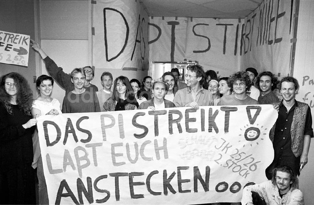 DDR-Bildarchiv: Berlin - Umschlagsnr.: 1993-151