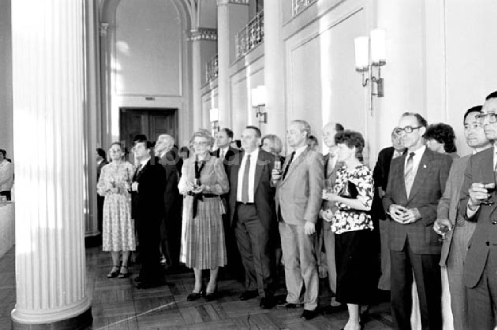DDR-Fotoarchiv: Berlin - 31.05.1986 und 1.06.1986 Empfang beim Oberbürgermeister Krack im