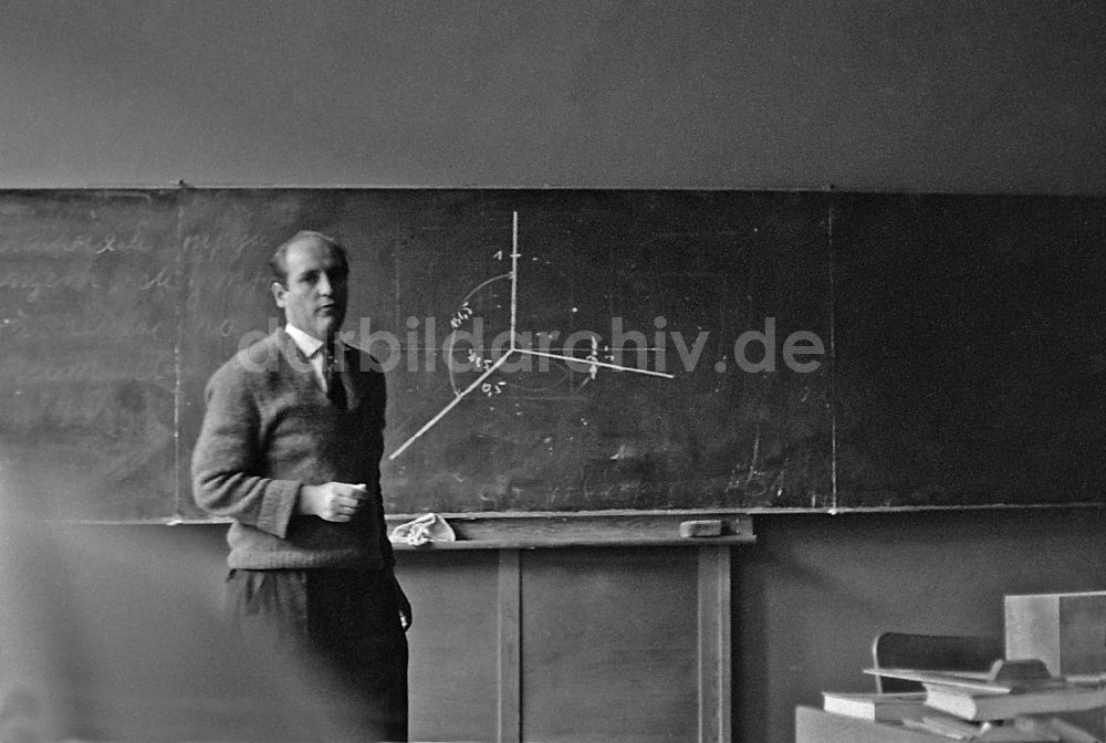 DDR-Fotoarchiv: Berlin - Unterricht für Physik in Berlin in der DDR