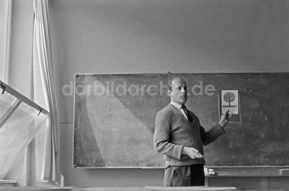 Berlin: Unterricht für Physik in Berlin in der DDR