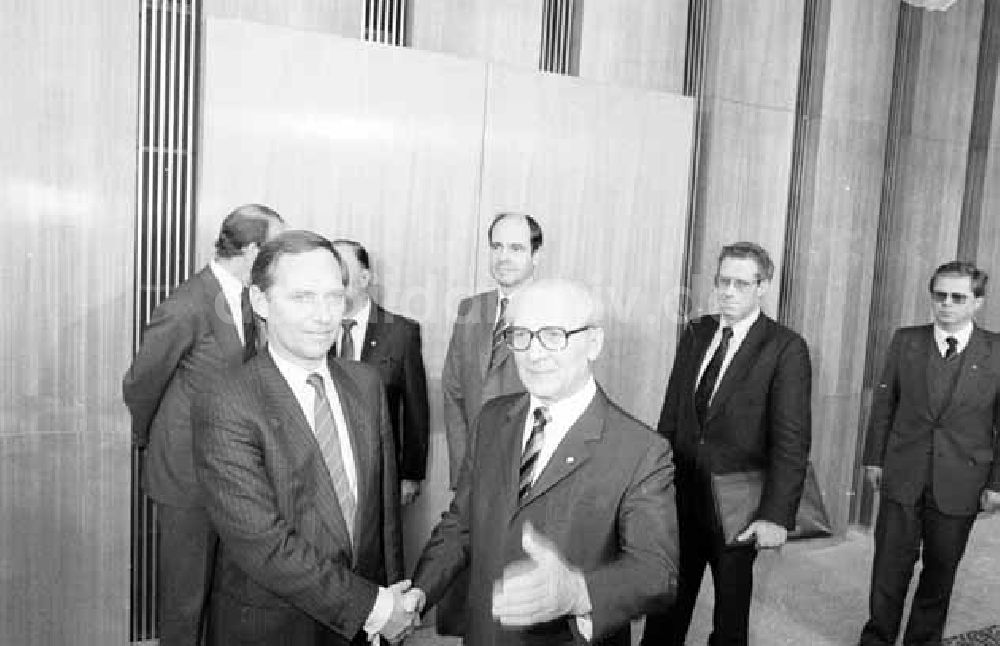 Berlin: - Áußenminister Oskar Fischer empfängt Wolfgang Schäuble - bei E