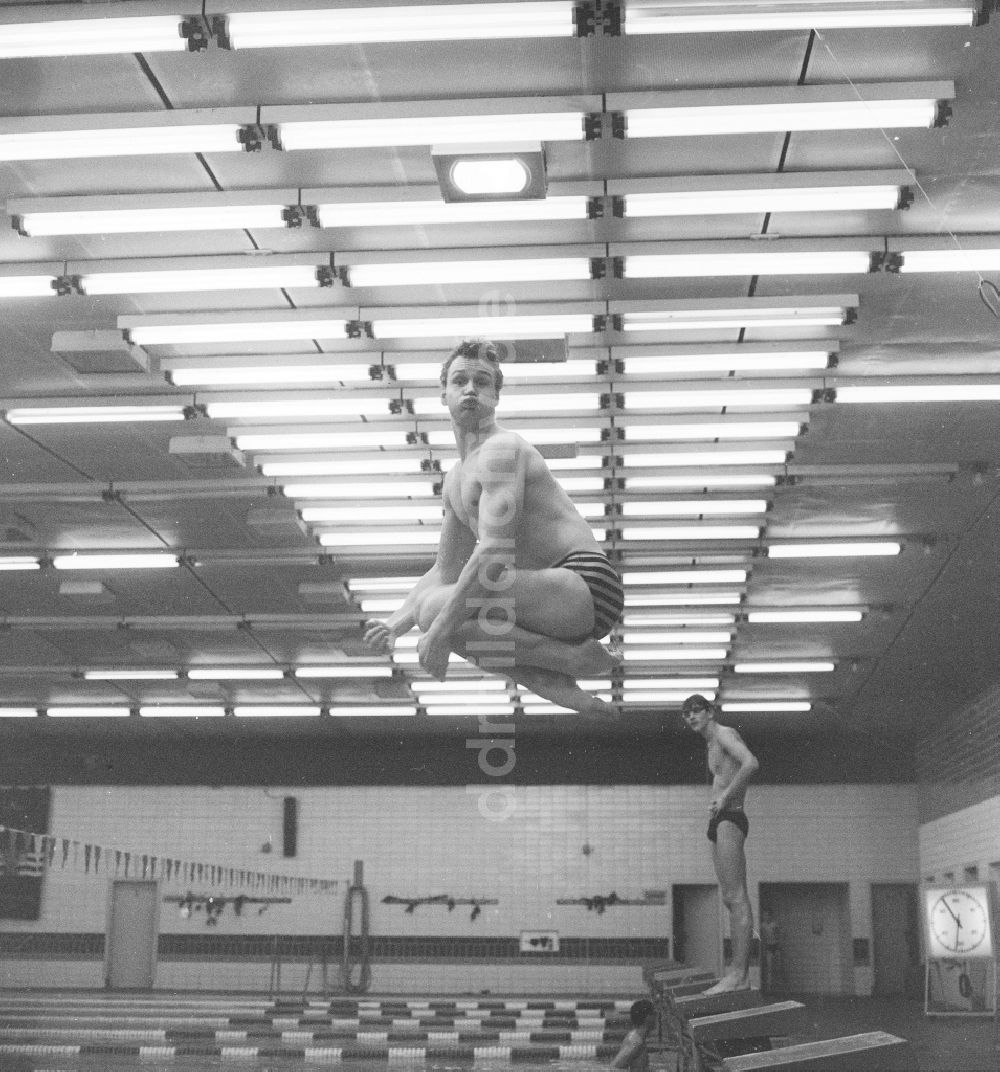 Potsdam: Uwe Daßler, deutscher Leistungsschwimmer beim ASK Potsdam, in Potsdam in Brandenburg in der DDR
