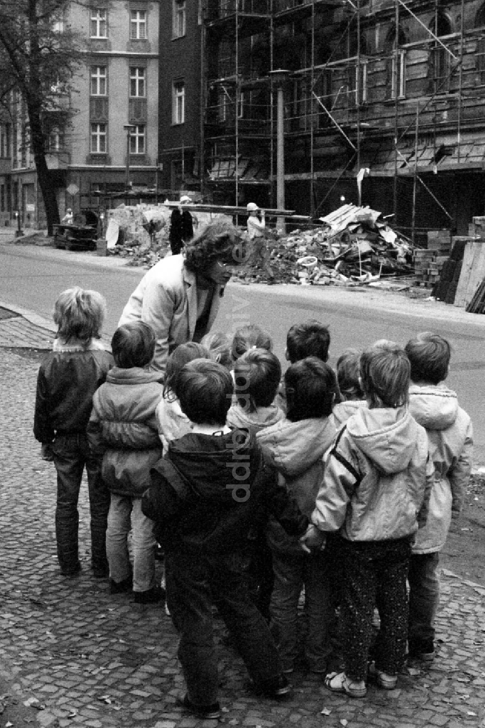 DDR-Fotoarchiv: Berlin - Verkehrserziehung Kindergarten in Berlin auf dem Gebiet der ehemaligen DDR, Deutsche Demokratische Republik