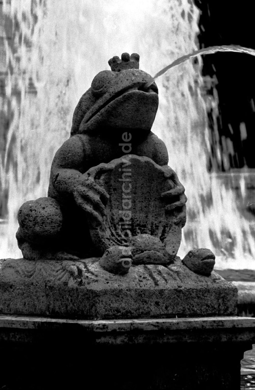 DDR-Bildarchiv: Berlin-Friedrichshain - versch. Motive vom Märchenbrunnen in Friedrichshain 6/1989 Foto:Grahn Umschlag 0736