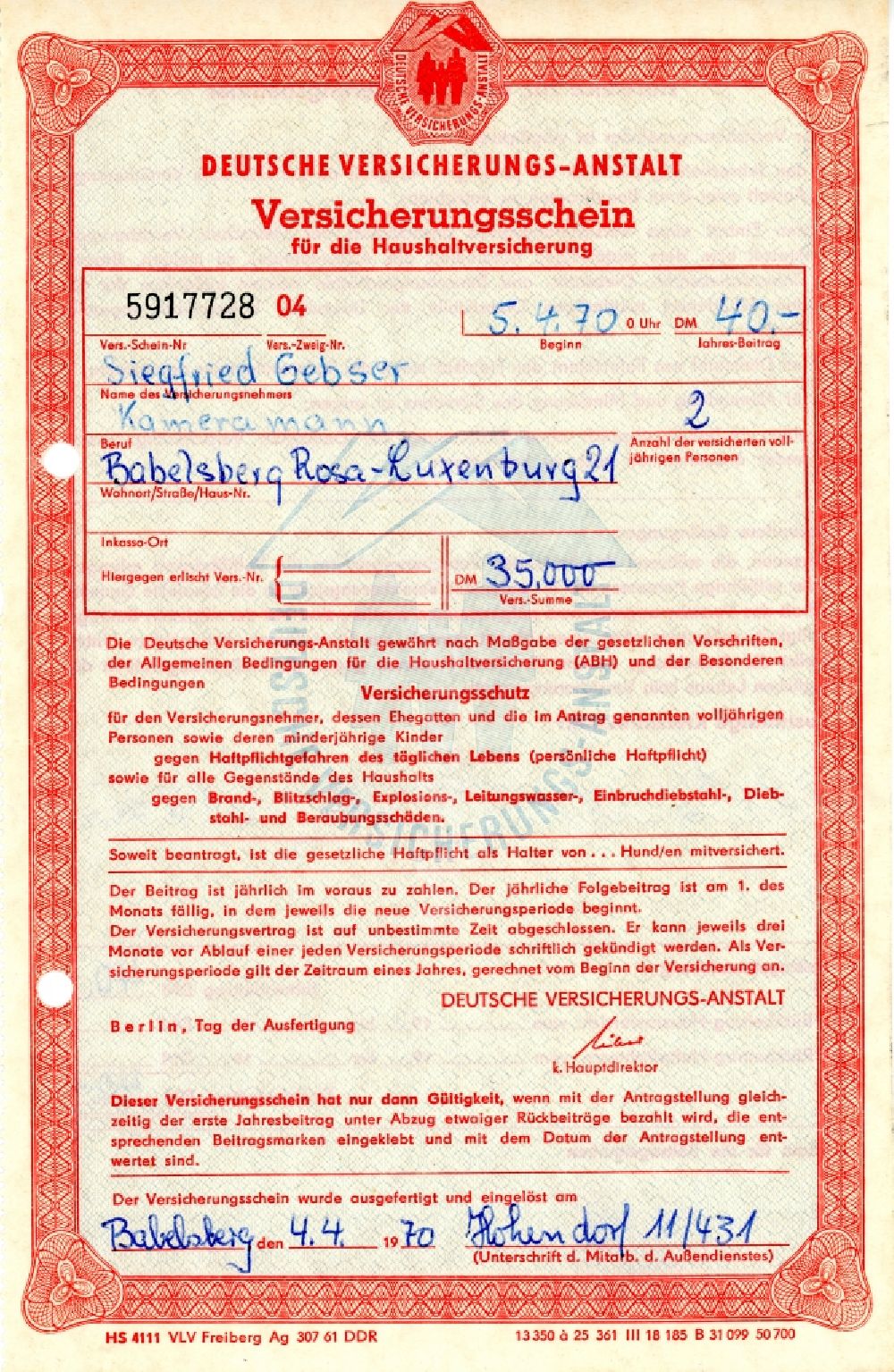 DDR-Bildarchiv: Potsdam - Versicherungsschein für die Haushaltsversicherung ausgestellt in Potsdam im Bundesland Brandenburg auf dem Gebiet der ehemaligen DDR, Deutsche Demokratische Republik
