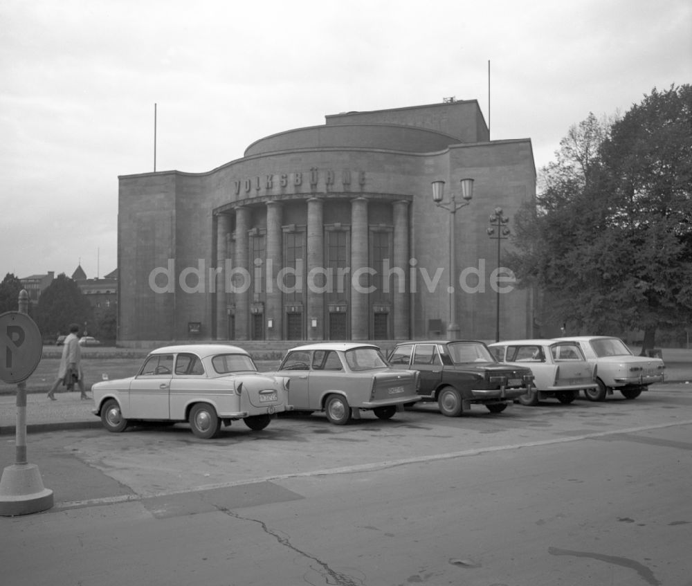 DDR-Bildarchiv: Berlin - Volksbühne in Berlin-Mitte, der ehemaligen Hauptstadt der DDR, Deutsche Demokratische Republik