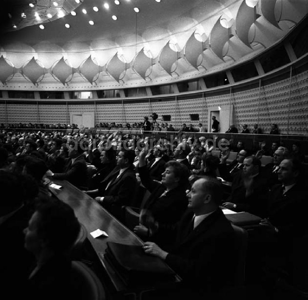 DDR-Fotoarchiv: Berlin - Volkskammertagung in der Kongresshalle