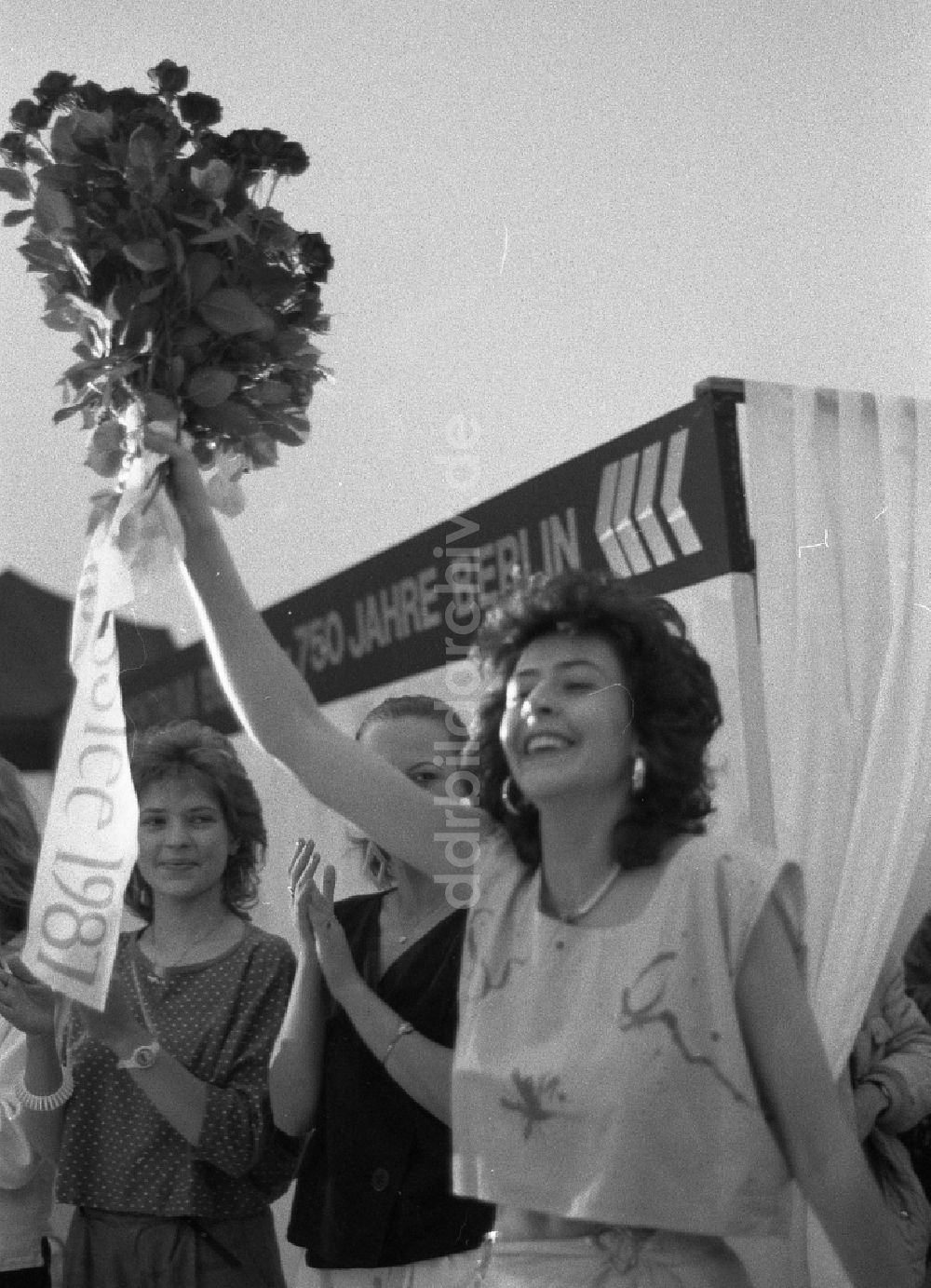 Berlin: Wahl Miss Frühling - Marzahn in Berlin in der DDR