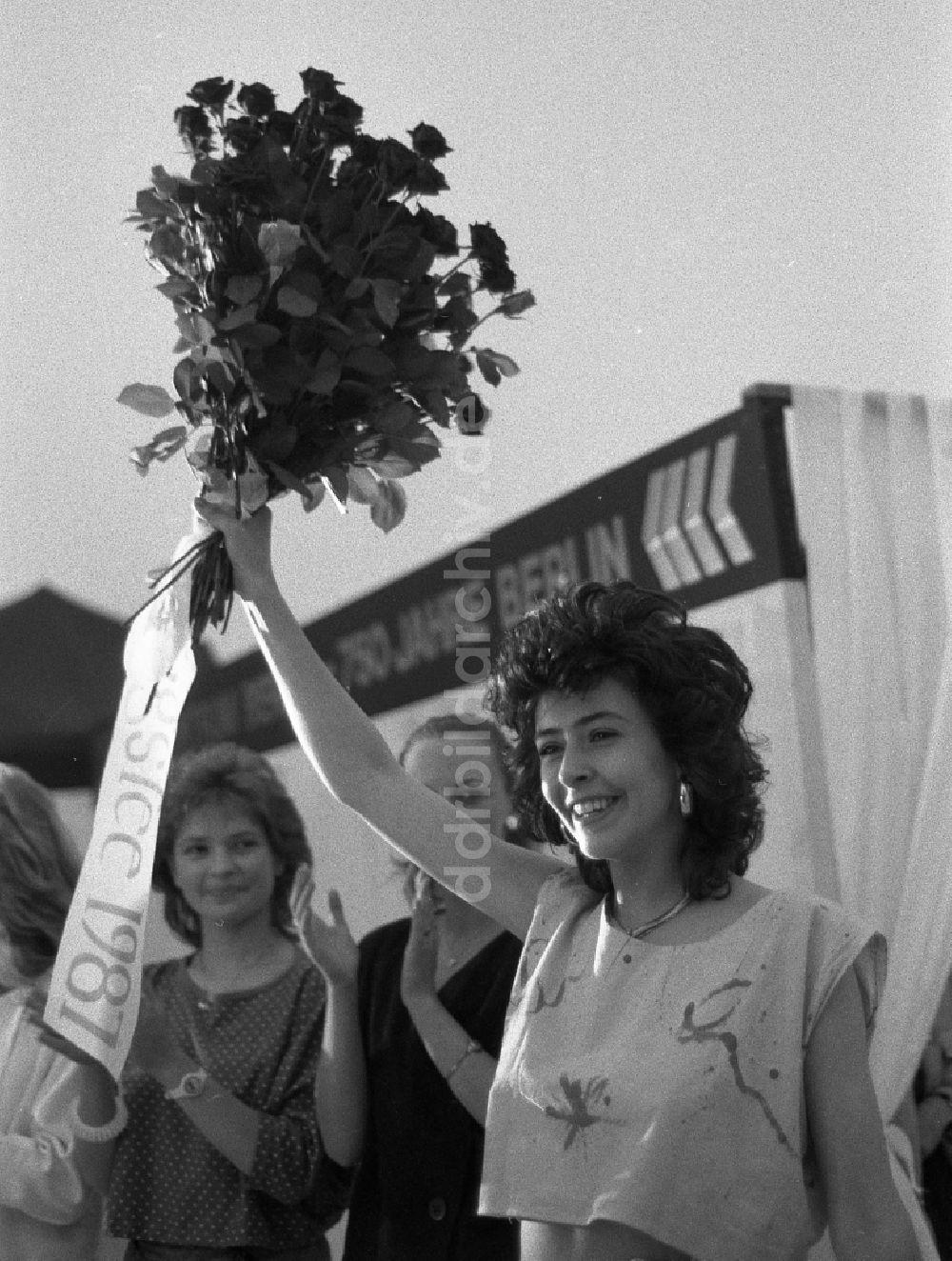 DDR-Fotoarchiv: Berlin - Wahl Miss Frühling - Marzahn in Berlin in der DDR