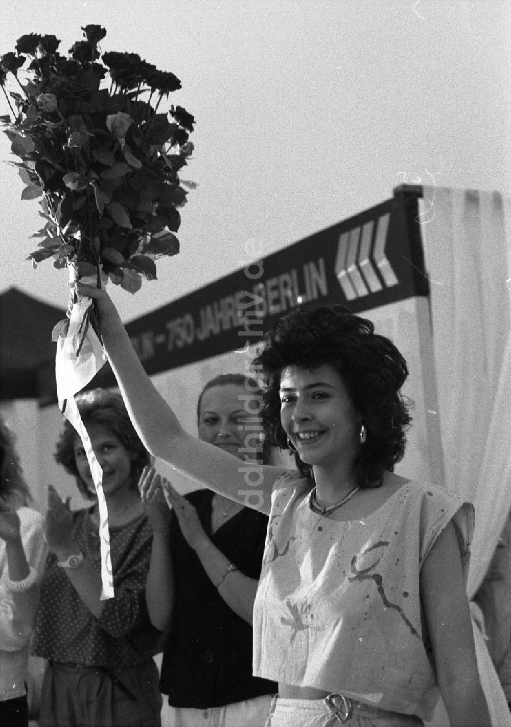 DDR-Bildarchiv: Berlin - Wahl Miss Frühling - Marzahn in Berlin in der DDR