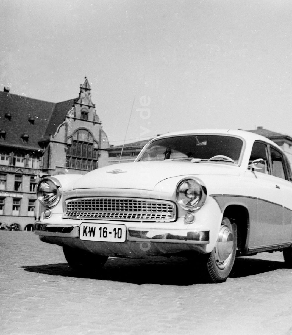DDR-Bildarchiv: Dresden - Wartburg 311 in Dresden in Sachsen in der DDR