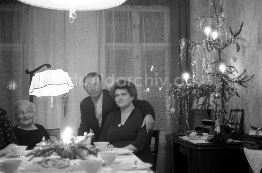 DDR-Fotoarchiv: Leipzig - Weihnachten in Familie