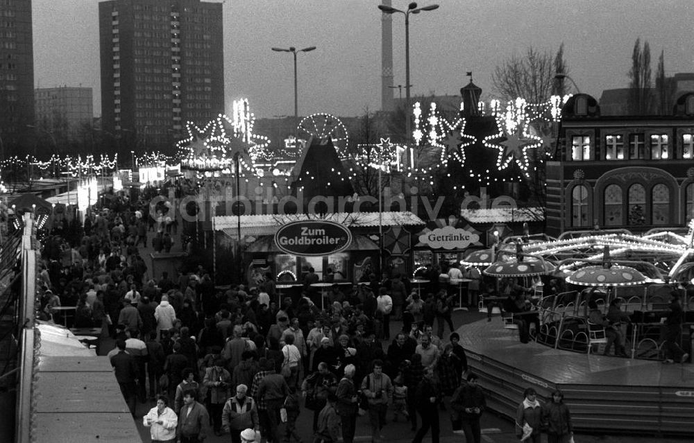 DDR-Fotoarchiv: Berlin - Weihnachtsmarkt in Berlin-Mitte
