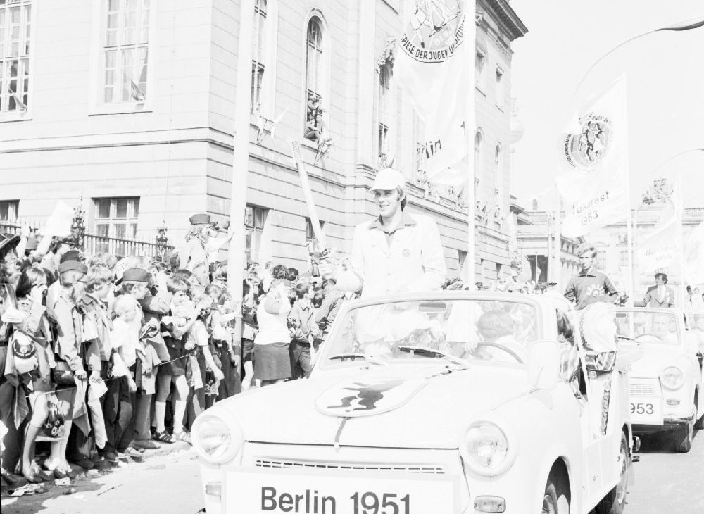 DDR-Fotoarchiv: Berlin - Weltfestspiele in Berlin (Am Marx Engels Platz)