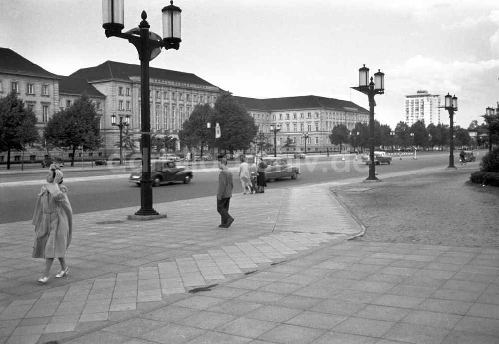 Berlin: Westberlin - Ernst-Reuter-Haus 1957
