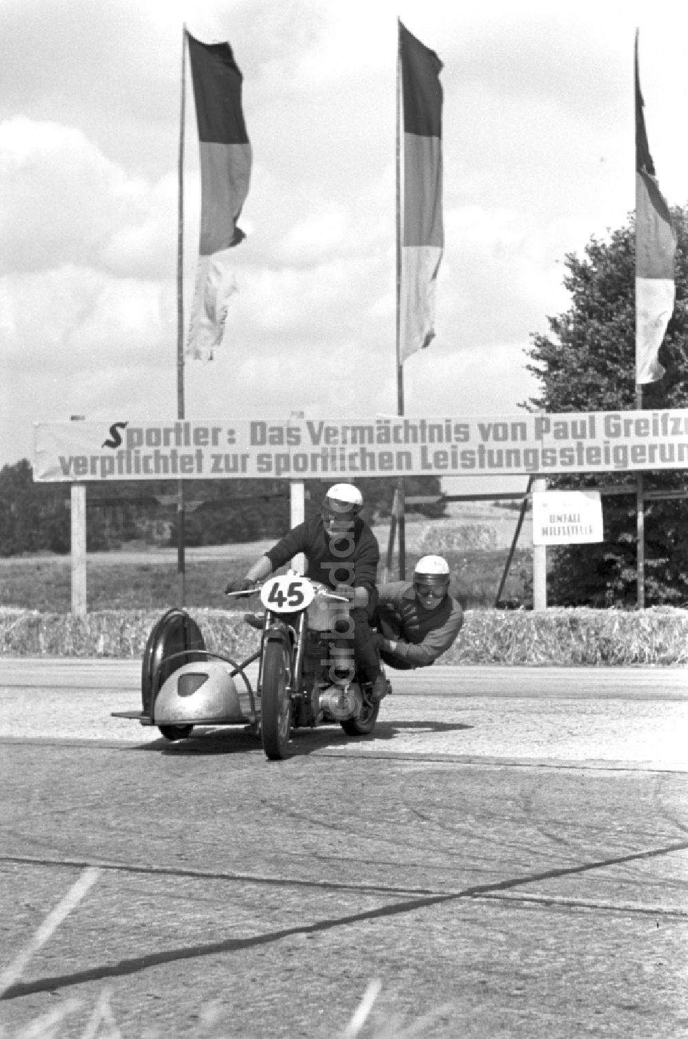 Dresden: Wettbewerb Autobahnspinne - Internationale Auto- und Motorradrennen auf der Autobahn in Dresden in Sachsen auf dem Gebiet der ehemaligen DDR