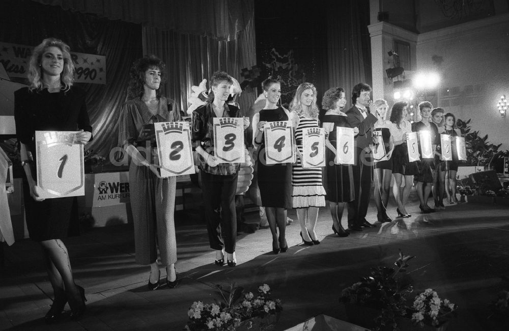 DDR-Fotoarchiv: Berlin - Wettbewerb Wahl der Miss Berlin in Berlin in der DDR