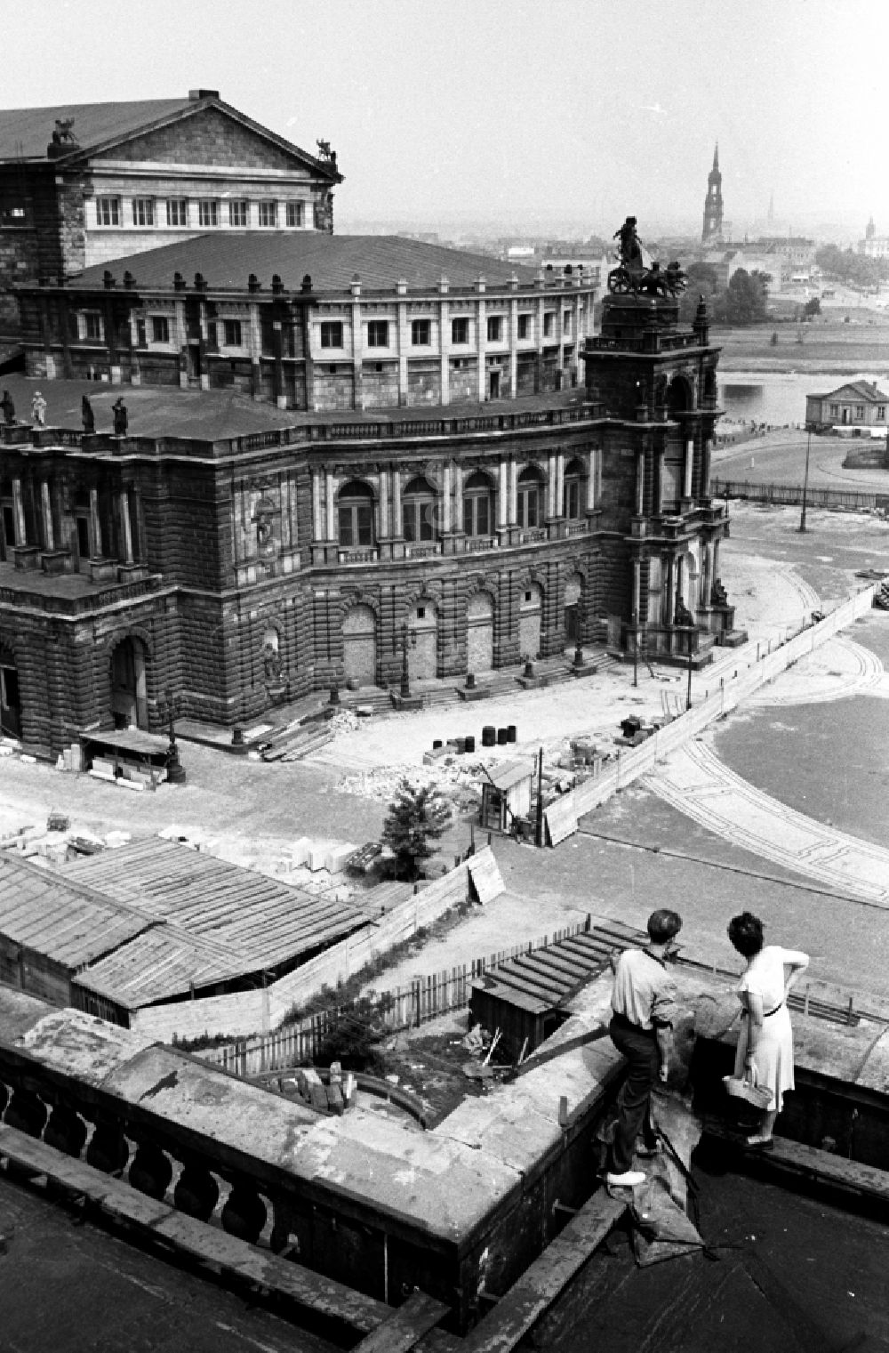 Dresden: Wiederaufbau Zwinger in Dresden in der DDR