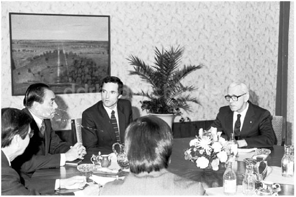 DDR-Bildarchiv: Berlin - 28.10.1986 Willi Stroph empfing Gesundheitsminister der SRV, Pro