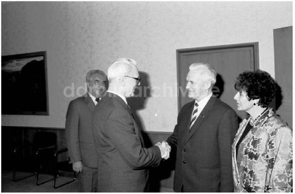 Berlin: 22.10.1986 Willi Stroph empfängt Delegation der RGW Staaten.
