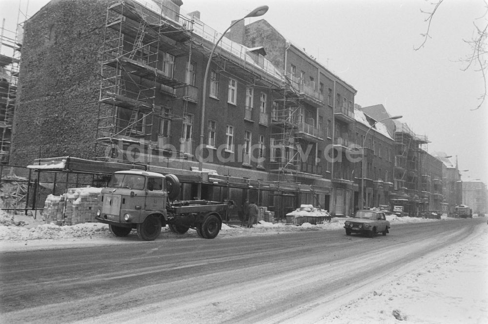 Berlin: Winter in der Siemensstraße im Ortsteil Treptow-Köpenick in Berlin, der ehemaligen Hauptstadt der DDR, Deutsche Demokratische Republik