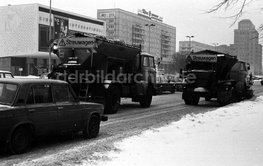 DDR-Bildarchiv: - Winterdienst in Berlin der Stadtreinigung Umschlag:7174