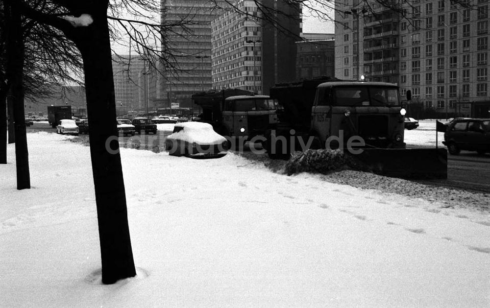 DDR-Fotoarchiv: - Winterdienst in Berlin der Stadtreinigung Umschlag:7174