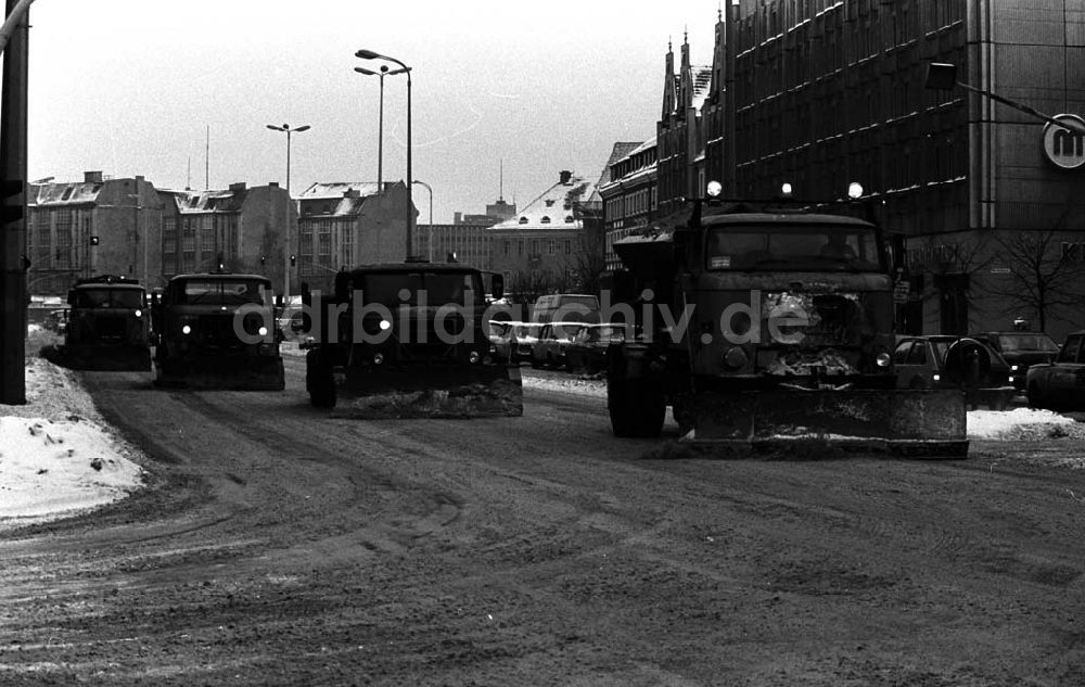 DDR-Fotoarchiv: - Winterdienst in Berlin der Stadtreinigung Umschlag:7174