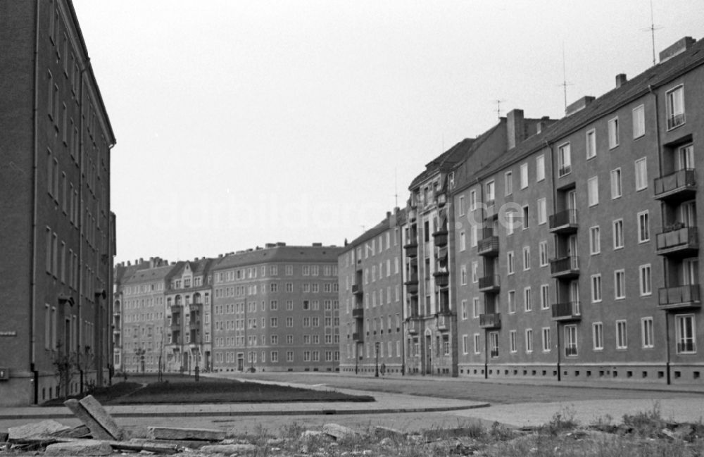 Dresden: Wohnbauten an der Laubestraße im Stadtteil Striesen in Dresden in Sachsen in der DDR