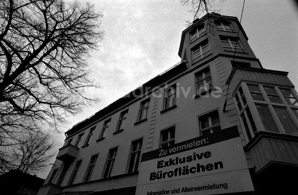 DDR-Fotoarchiv: Berlin-Pankow - Wohnraum Pankow wird Bürofläche 25.11.92 Foto: ND/Lange Umschlagnummer: 1218