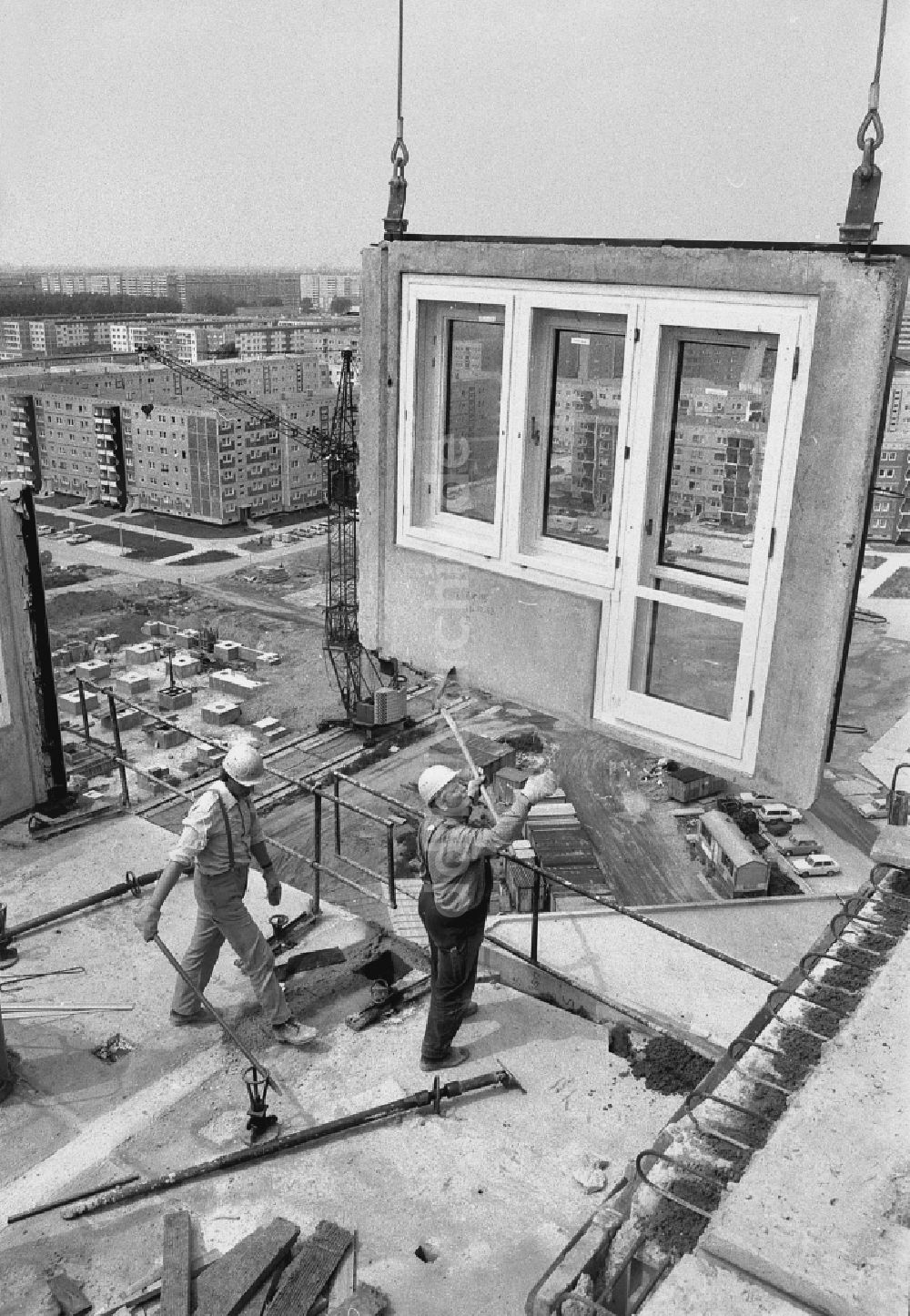 DDR-Fotoarchiv: Berlin - Wohnungsbau in Hohenschönhausen in Ostberlin