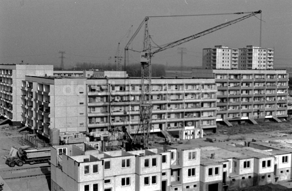 DDR-Fotoarchiv: Berlin-Hellersdorf - Wohnungsbau - WBK Frankfurt/ Oder und Magdeburg in der Stendaler Str