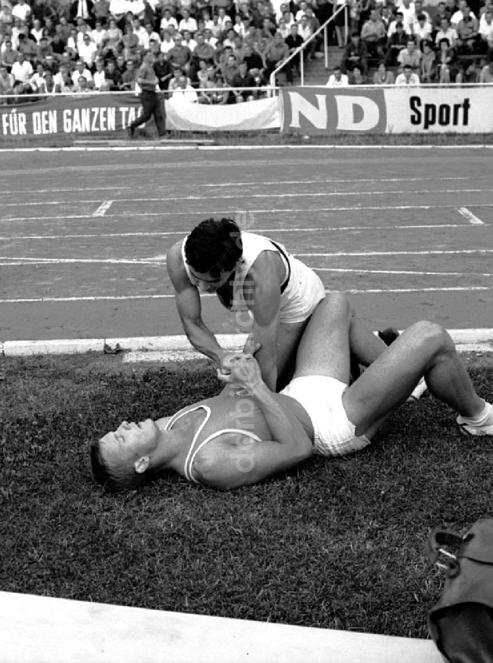 Halle: XX. Leichtathletik Meisterschaft Halle Max Klauß und Bernd Borth (10 Kampf) Foto unbekannt