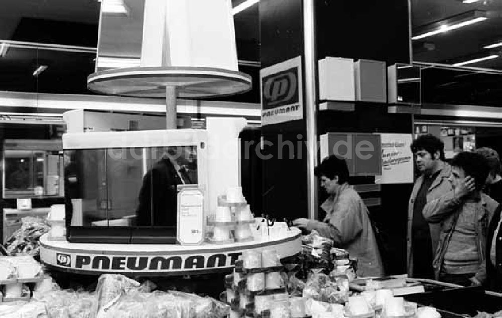 DDR-Bildarchiv: unbekannt - Zulieferbetriebe für das Centrum Warenhaus Foto: Schmidtke