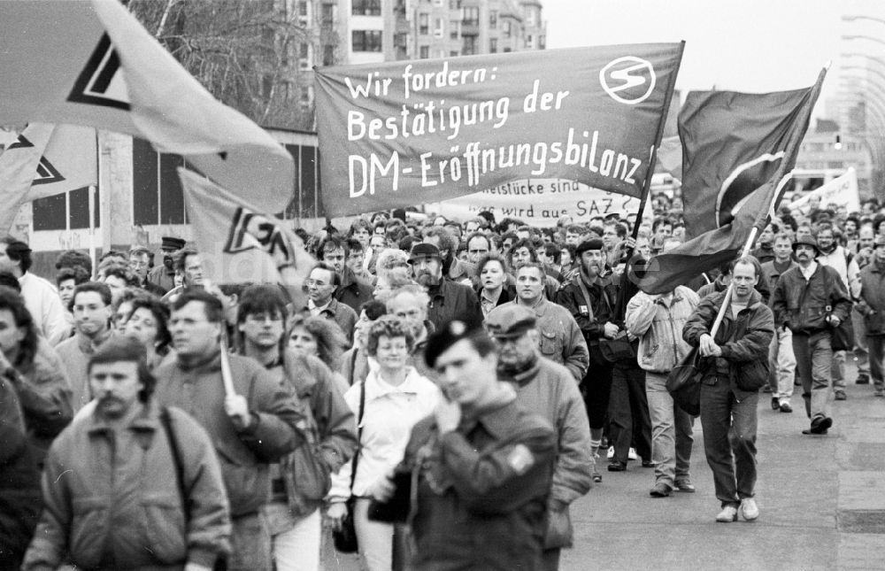 Berlin: Zwickauer Sachsenwerker vor der Treuhand in Berlin