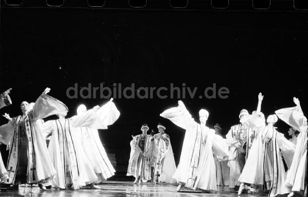 Nacht-Luftaufnahme Berlin - 29.10.87 Berlin Staatsoper Ballettabend mit Les Biches, Verklärte Nacht und Der Feuervogel Foto: Bonitz Nr.: 1191