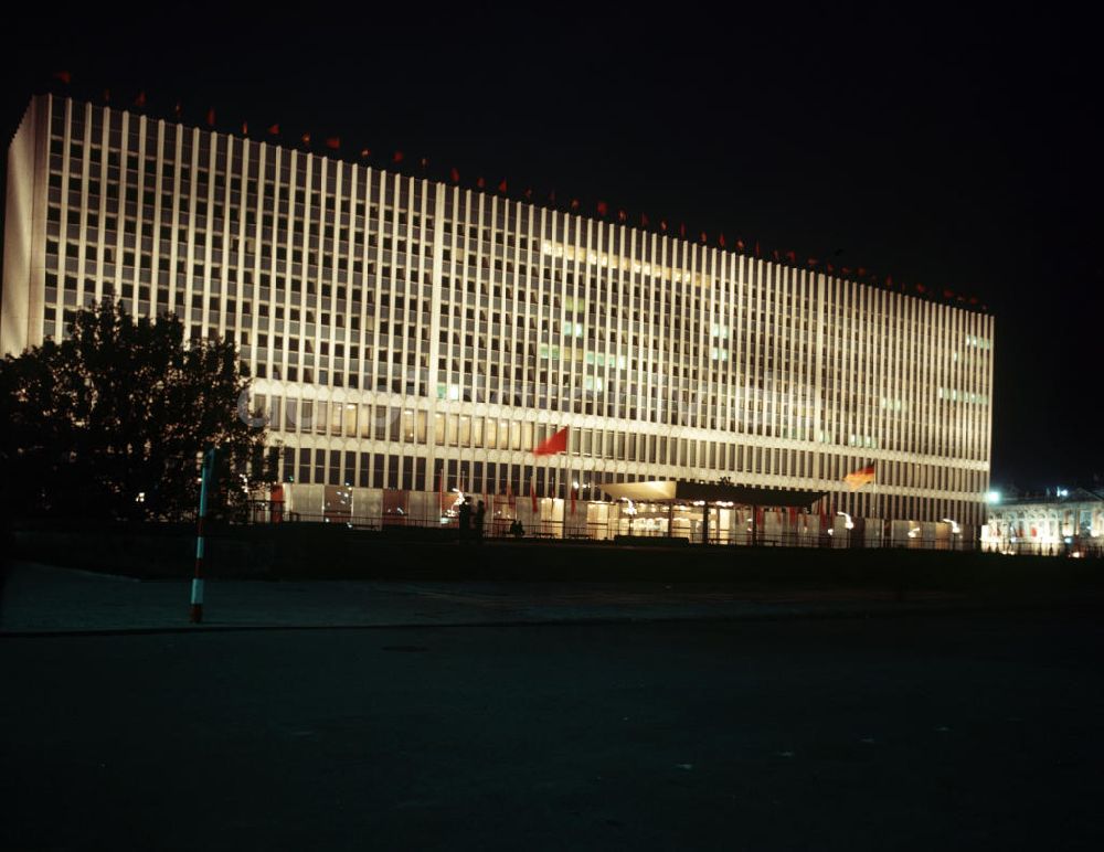 Berlin bei Nacht aus der Vogelperspektive: DDR - Berlin bei Nacht 1969