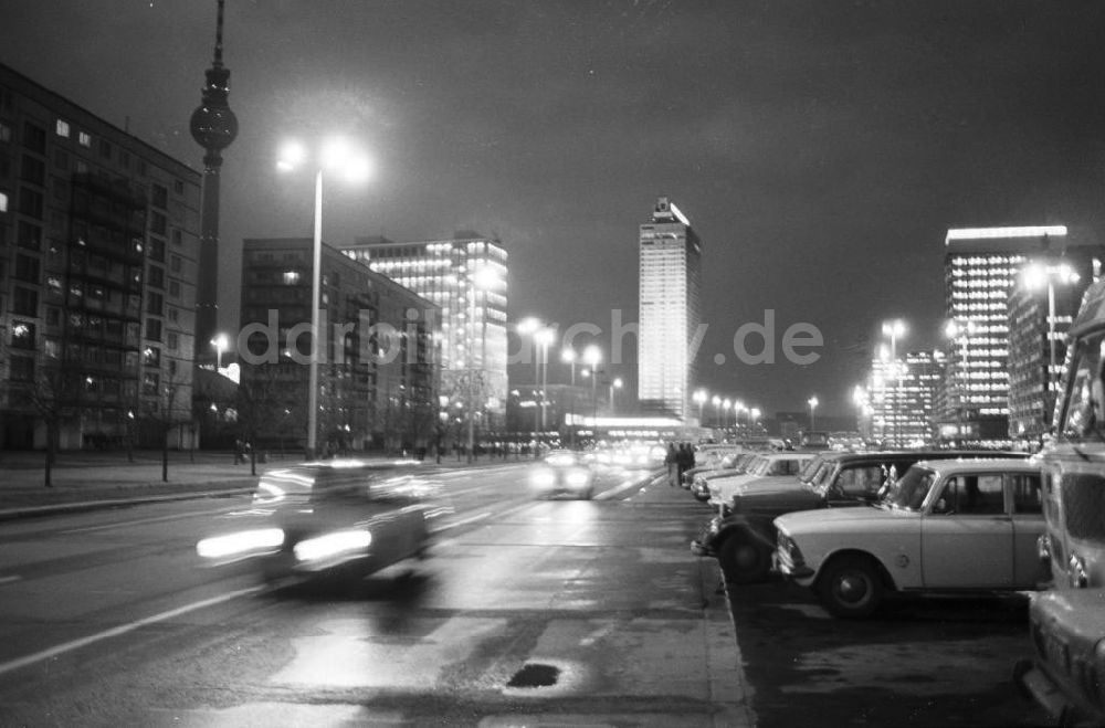 Nachtluftbild Berlin - Karl-Marx-Allee bei Nacht