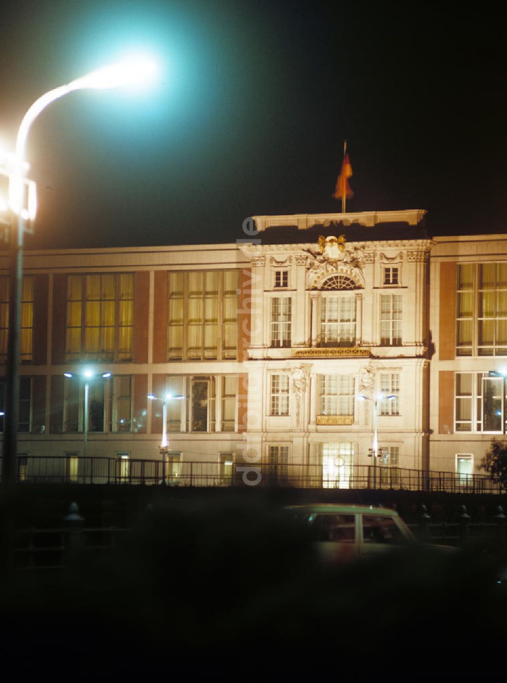 Nachtluftbild Berlin - Staatsratsgebäude in Berlin bei Nacht